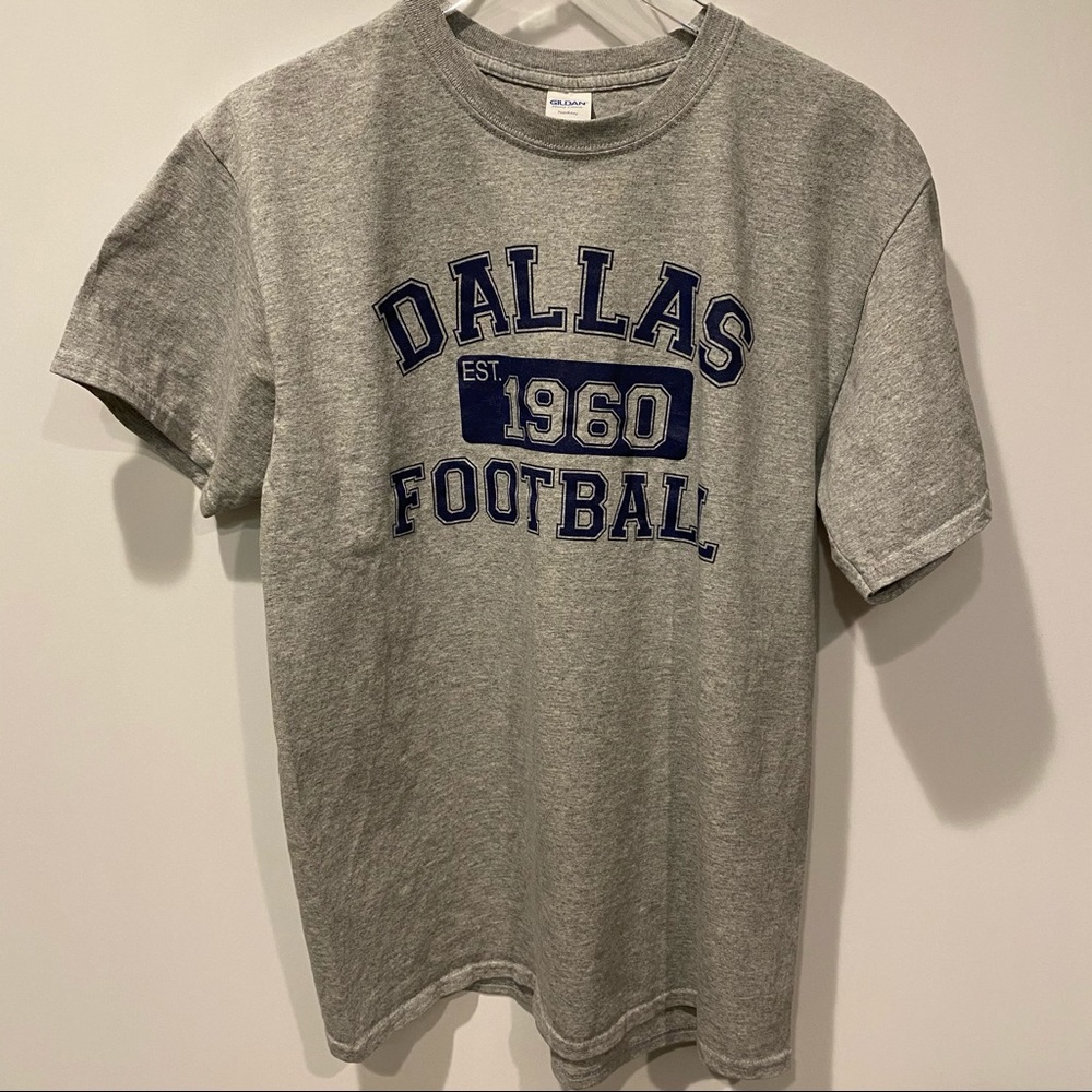 Gildan Dallas football short sleeve grey shirt